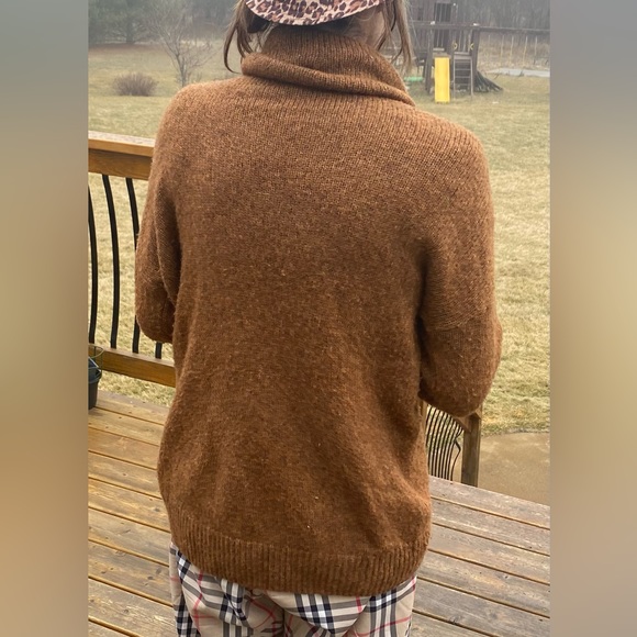H & M Wool/Alpaca Blend Copper/Brown Cowl-neck SWEATER🔥 OVERSIZED SM/Med🔥EUC🔥 - Picture 4 of 12